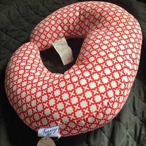 Nursing pillow